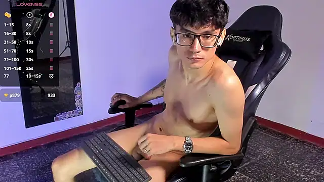 Snapshot of cute_diego_ chatting on February 2025 02:56:01 AM cute diego online show from February 2025 02:56:01 AM