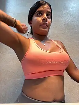 EmelyRogers online show from October 2025 05:32:02 PM