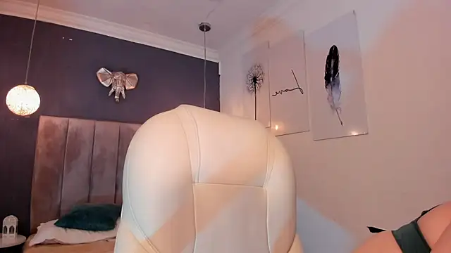 Snapshot of Maaiitee chatting on December 2024 07:58:02 PM Maaiitee online show from December 2024 07:58:02 PM