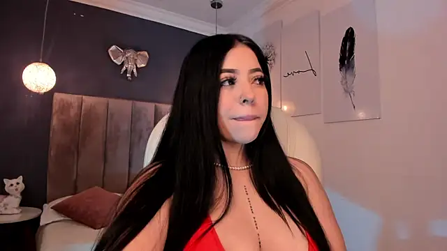 Snapshot of Maaiitee chatting on December 2024 01:06:01 PM Maaiitee online show from December 2024 01:06:01 PM