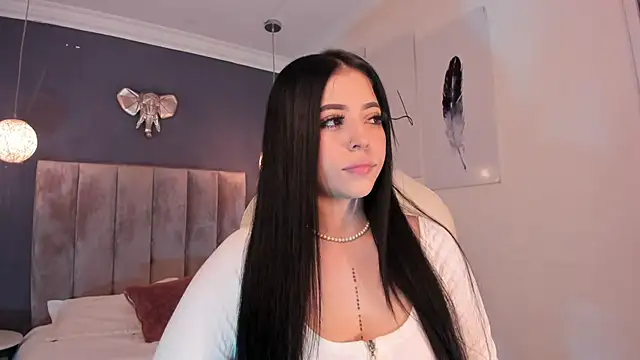 Snapshot of Maaiitee chatting on December 2024 11:44:01 AM Maaiitee online show from December 2024 11:44:01 AM