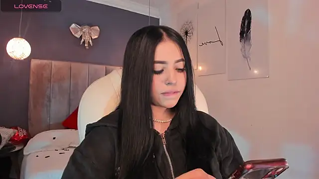 Snapshot of Maaiitee chatting on February 2025 12:43:02 PM Maaiitee online show from February 2025 12:43:02 PM