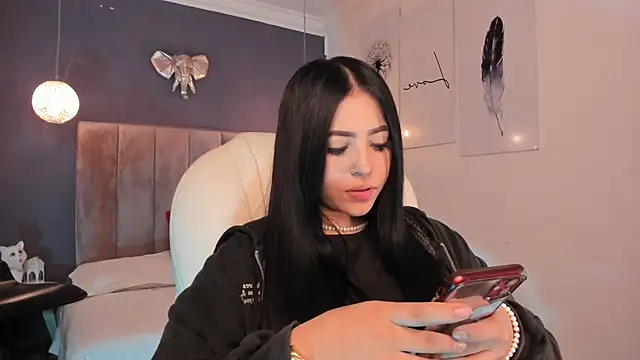 Snapshot of Maaiitee chatting on February 2025 12:50:01 PM Maaiitee online show from February 2025 12:50:01 PM