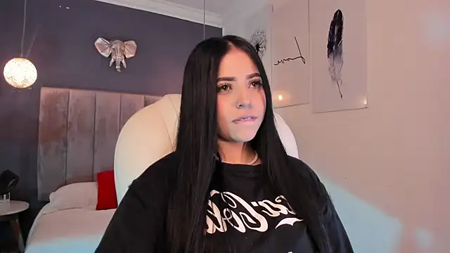 Snapshot of Maaiitee chatting on March 2025 03:48:01 PM Maaiitee online show from March 2025 03:48:01 PM