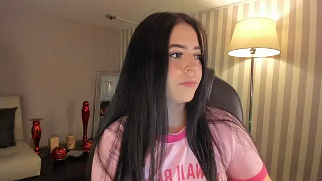 Snapshot of Maaiitee chatting on September 2025 03:17:02 PM Maaiitee online show from September 2025 03:17:02 PM