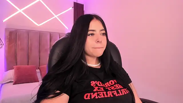 Snapshot of Maaiitee chatting on November 2025 06:45:02 PM Maaiitee online show from November 2025 06:45:02 PM