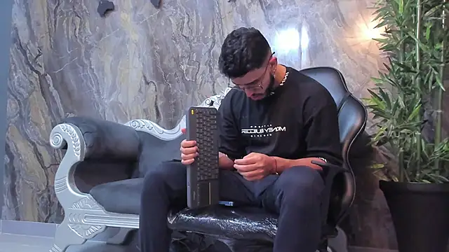 Liam Kleiin online show from February 2025 11:55:01 AM