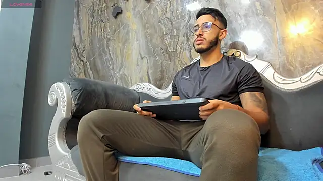 Liam Kleiin online show from March 2025 11:33:02 AM