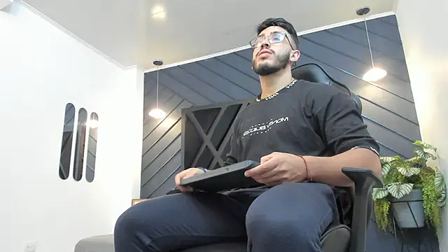 Liam Kleiin online show from September 2025 11:26:01 AM