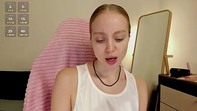 Snapshot of _LISA_BABYMETAL_ chatting on December 2024 12:19:01 PM LISA BABYMETAL online show from December 2024 12:19:01 PM