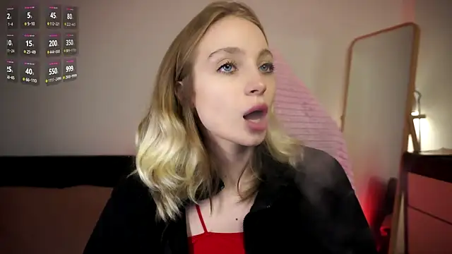 Snapshot of _LISA_BABYMETAL_ chatting on December 2024 04:16:02 PM LISA BABYMETAL online show from December 2024 04:16:02 PM