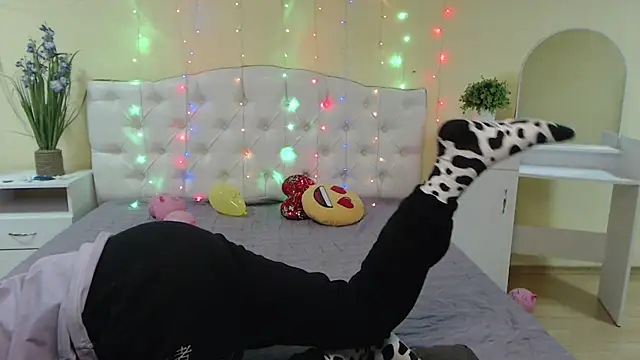 TinaRedly online show from January 2025 09:50:02 AM