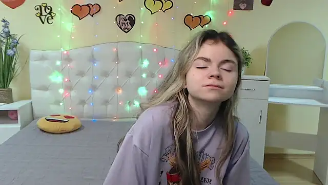 TinaRedly online show from February 2025 04:15:01 AM