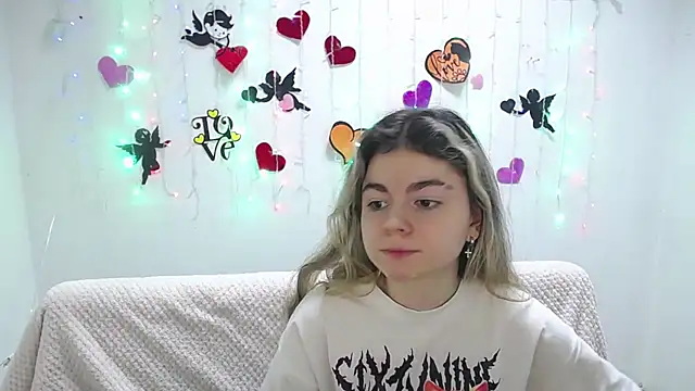 TinaRedly online show from February 2025 03:56:01 AM