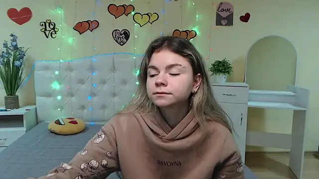 TinaRedly online show from March 2025 06:32:01 AM