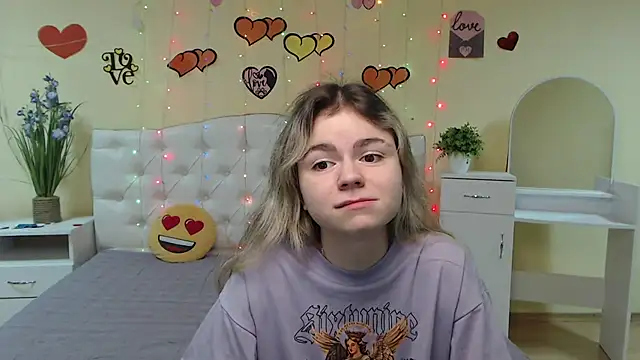 TinaRedly online show from March 2025 10:40:02 AM