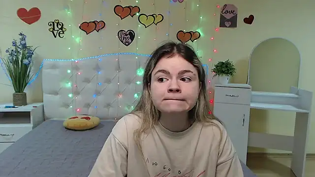 TinaRedly online show from March 2025 09:35:01 PM