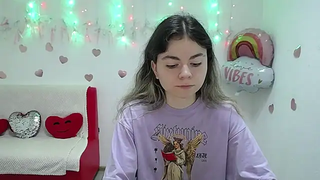 TinaRedly online show from September 2025 05:37:01 PM