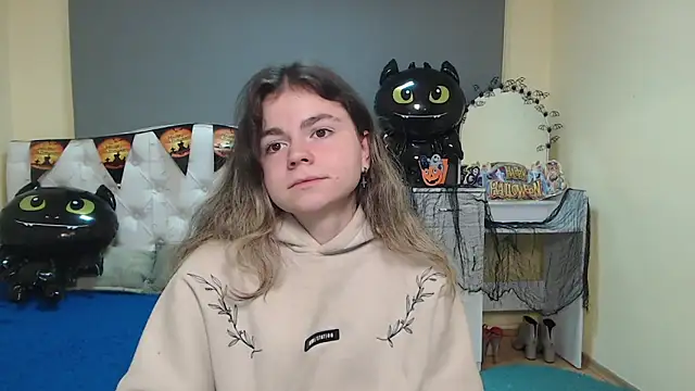 TinaRedly online show from October 2025 06:25:01 AM