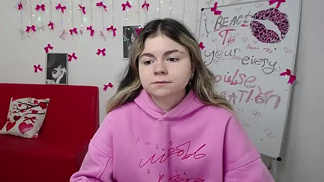 TinaRedly online show from March 2026 06:22:02 PM