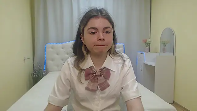 TinaRedly online show from July 2026 05:41:02 PM