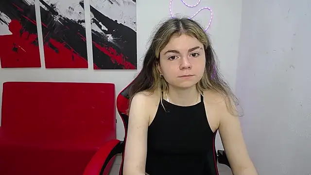 TinaRedly online show from July 2026 05:15:02 PM