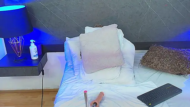 Snapshot of charlottebrowns_ chatting on February 2025 06:46:02 PM charlottebrowns online show from February 2025 06:46:02 PM