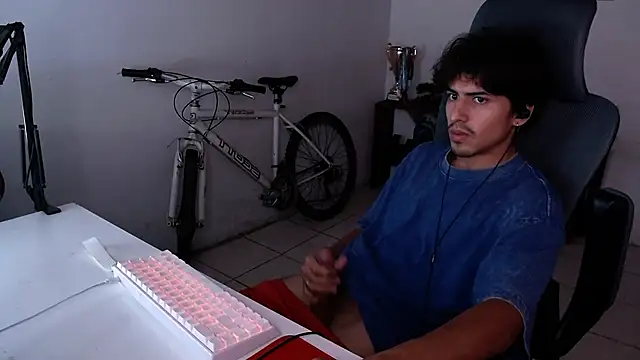 Snapshot of Thieves9 chatting on November 2025 04:55:01 AM Thieves9 online show from November 2025 04:55:01 AM