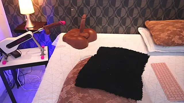 SharomRoss online show from October 2025 04:15:02 PM