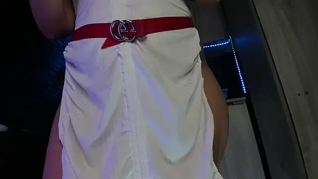 LaureenHills online show from March 2026 01:33:01 AM