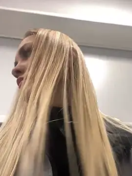 Snapshot of DreamGirl-777 chatting on December 2024 03:50:02 AM DreamGirl-777 online show from December 2024 03:50:02 AM