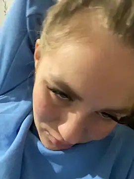 Snapshot of DreamGirl-777 chatting on December 2024 04:42:01 PM DreamGirl-777 online show from December 2024 04:42:01 PM