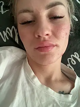 Snapshot of DreamGirl-777 chatting on December 2024 08:49:02 AM DreamGirl-777 online show from December 2024 08:49:02 AM