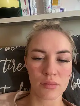 Snapshot of DreamGirl-777 chatting on January 2025 09:04:01 AM DreamGirl-777 online show from January 2025 09:04:01 AM