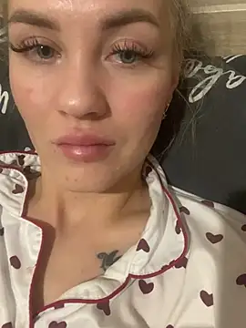 Snapshot of DreamGirl-777 chatting on January 2025 05:30:01 AM DreamGirl-777 online show from January 2025 05:30:01 AM