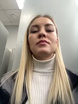 Snapshot of DreamGirl-777 chatting on February 2025 07:55:02 AM DreamGirl-777 online show from February 2025 07:55:02 AM