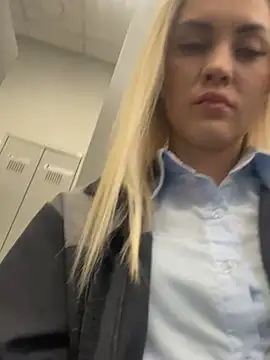 Snapshot of DreamGirl-777 chatting on March 2025 04:15:02 AM DreamGirl-777 online show from March 2025 04:15:02 AM