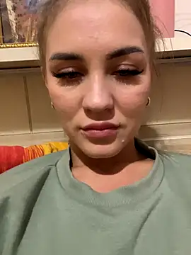 Snapshot of DreamGirl-777 chatting on September 2025 02:05:02 PM DreamGirl-777 online show from September 2025 02:05:02 PM