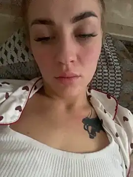 Snapshot of DreamGirl-777 chatting on November 2025 09:11:01 AM DreamGirl-777 online show from November 2025 09:11:01 AM