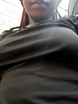 Snapshot of Sarie_sho chatting on February 2025 05:56:02 AM Sarie sho online show from February 2025 05:56:02 AM