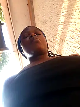 Snapshot of Sarie_sho chatting on October 2025 05:04:02 AM Sarie sho online show from October 2025 05:04:02 AM