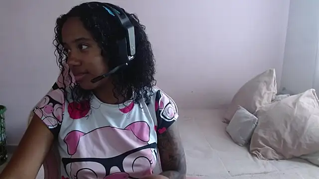 TiffanyRoouse online show from December 2024 08:58:02 PM