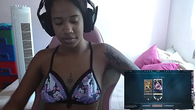 TiffanyRoouse online show from January 2025 07:15:01 PM