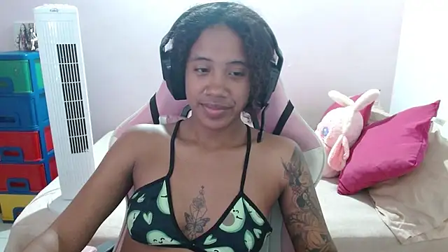 TiffanyRoouse online show from February 2025 03:32:01 AM