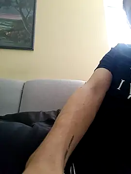 Snapshot of Standa19 chatting on November 2025 12:37:02 PM Standa19 online show from November 2025 12:37:02 PM