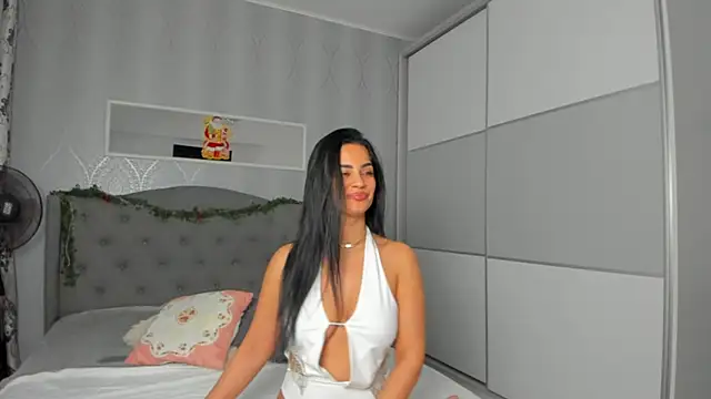 Snapshot of _adelle chatting on January 2025 01:42:02 PM adelle online show from January 2025 01:42:02 PM