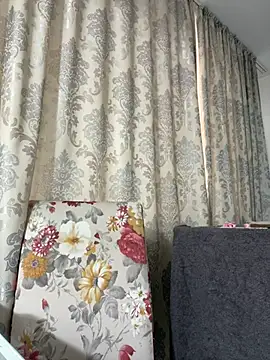 Snapshot of _adelle chatting on February 2025 11:30:01 AM adelle online show from February 2025 11:30:01 AM