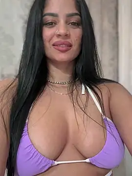 Snapshot of _adelle chatting on February 2025 10:53:02 AM adelle online show from February 2025 10:53:02 AM