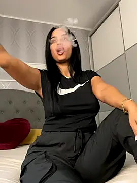 Snapshot of _adelle chatting on September 2025 11:56:01 AM adelle online show from September 2025 11:56:01 AM