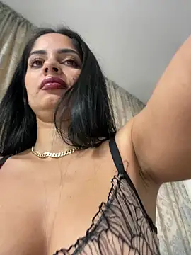 Snapshot of _adelle chatting on November 2025 10:48:02 AM adelle online show from November 2025 10:48:02 AM